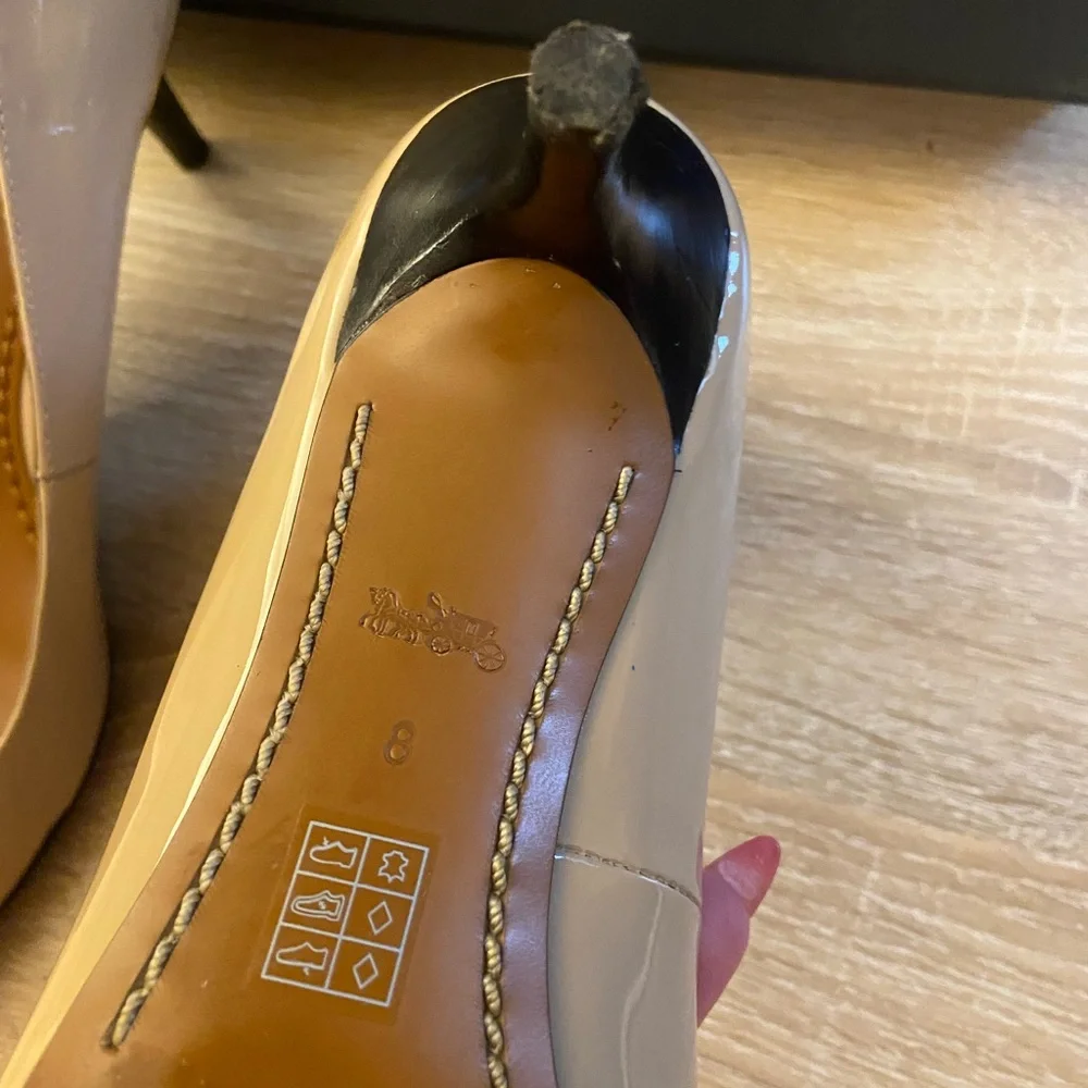 Coach Tan Heels Pointed Toe Classic - Picture 8 of 11